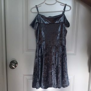 Ava&yelly velvet dress